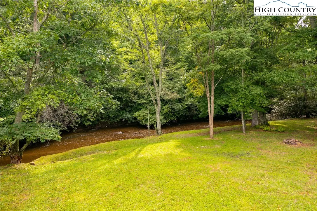 Image number 17 for the current listing
