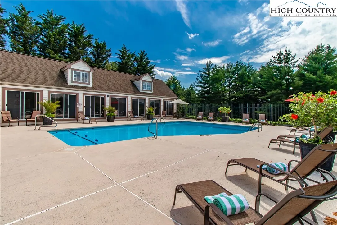 Image number 11 for the current listing