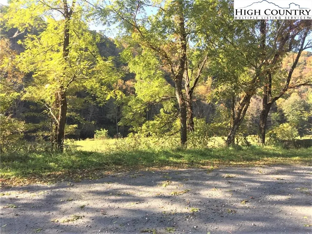 Image number 11 for the current listing