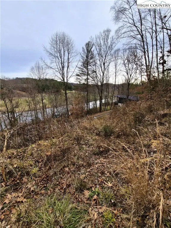 Image number 3 for the current listing