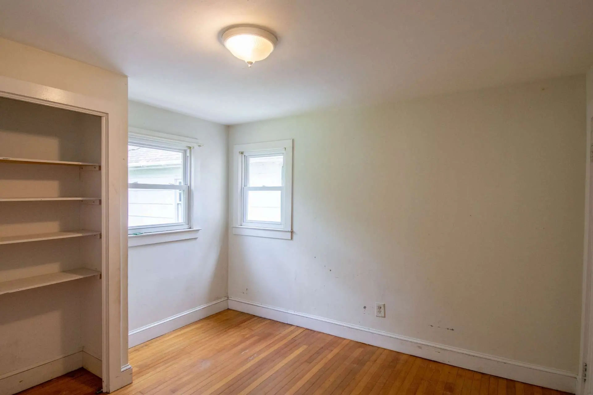 Image number 7 for the current listing