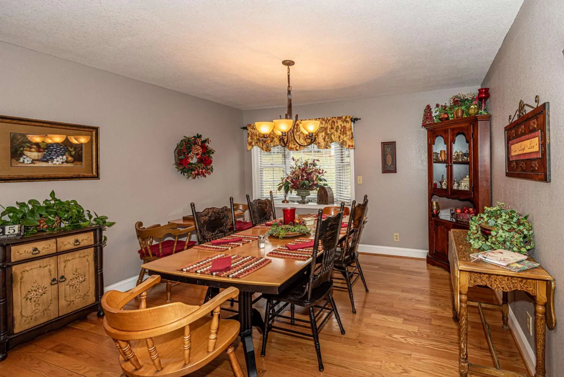 Image number 12 for the current listing