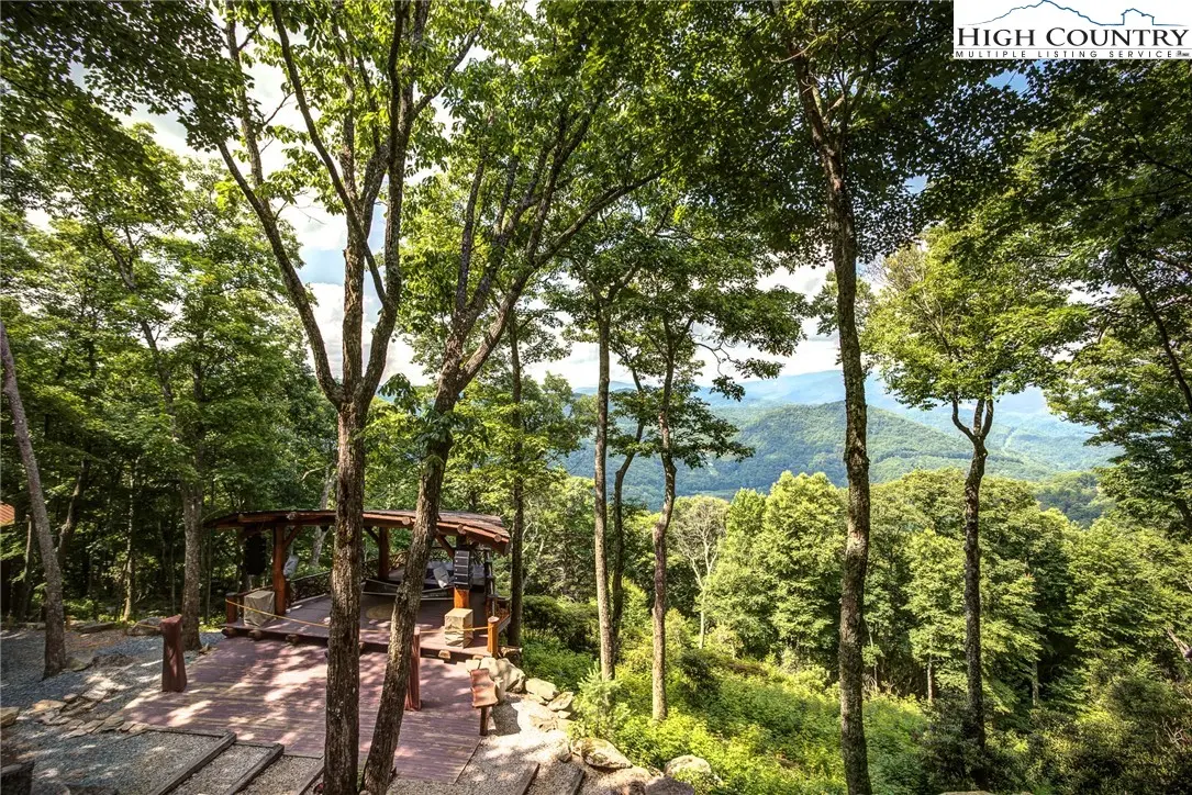Image number 12 for the current listing
